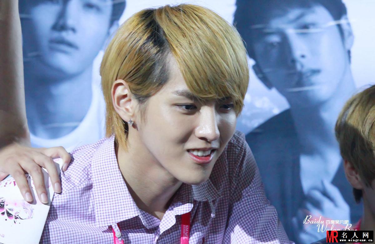 2012年EXO参加SM公司艺术展SM ART EXHIBITION活动吴亦凡图片(1)
