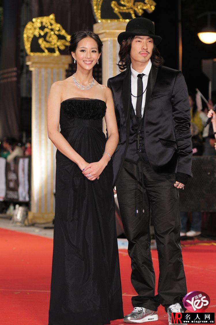 2008年第45届金马奖颁奖礼 张钧甯秀骨感香肩美丽端庄(1)
