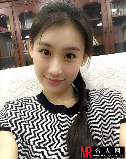 杨子带新人举止亲密吃火锅 新人撞小三黄圣依(1)