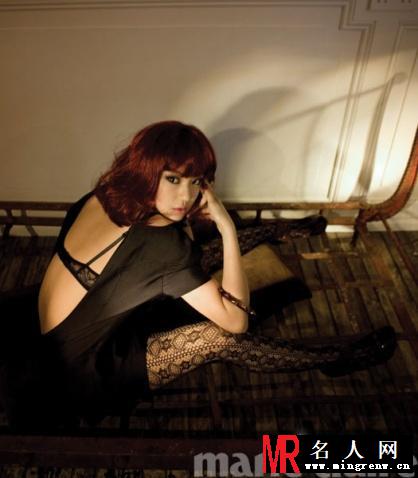 尹恩惠性感诱惑写真 短发艳妆大展傲人身材(1)