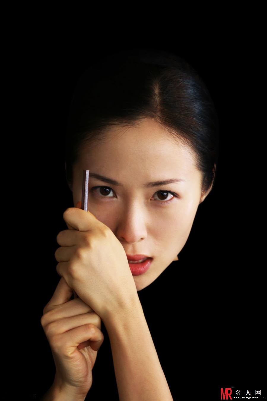 江一燕搞怪写真曝光 变身鬼脸表情后(1)