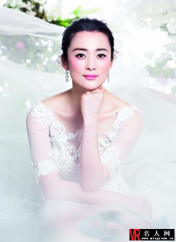 蒋勤勤陈建斌浪漫婚纱照 甜蜜依旧身材如初(1)