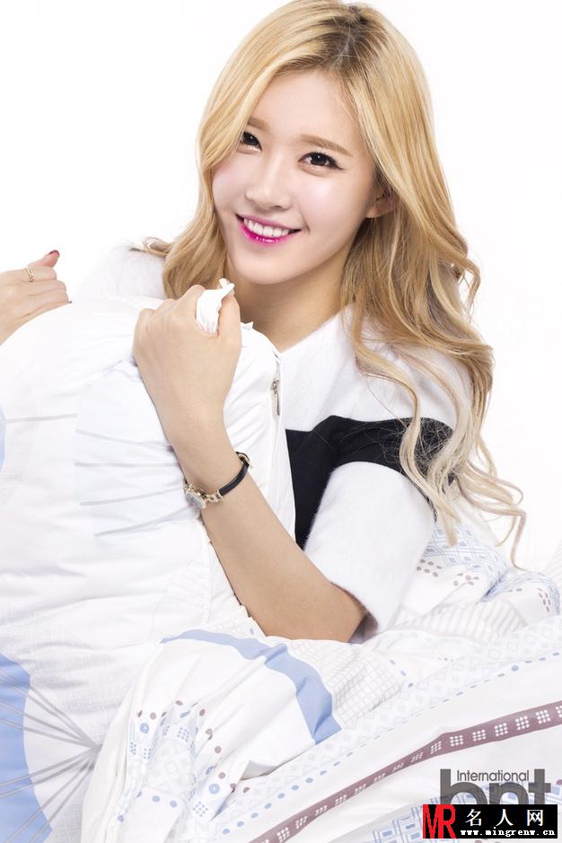 蜡笔团Crayon Pop床上写真 甜美娇俏小清新(1)