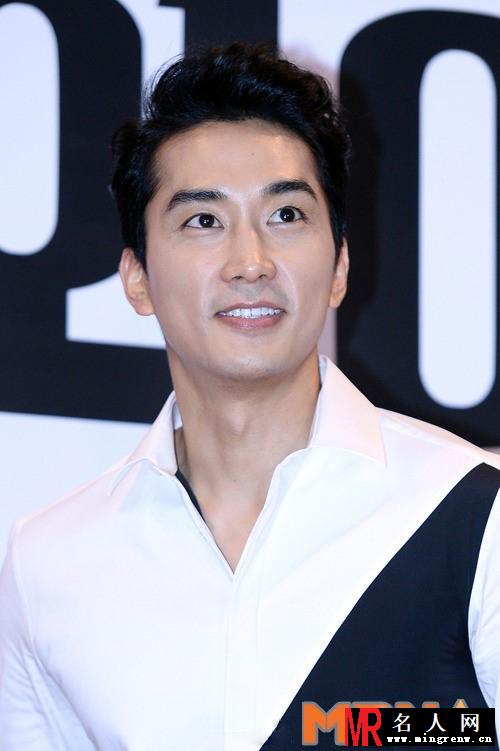 宋承宪公布与刘亦菲恋情后亮相心情大好(1)