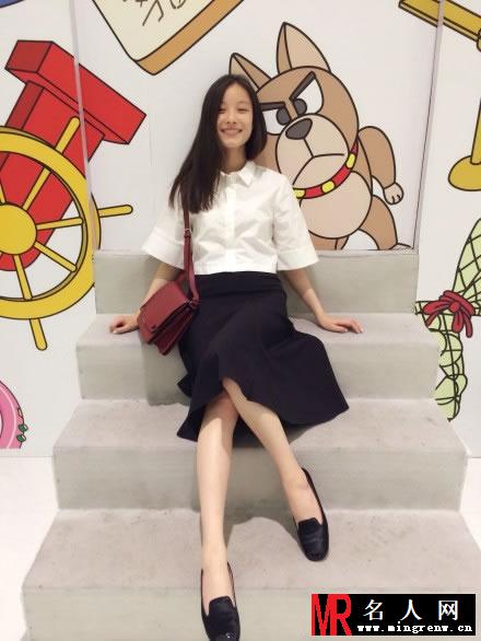倪妮北京之旅生活照 女神邂逅蓝胖子(1)
