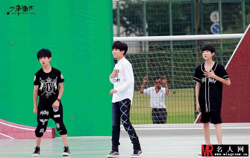 TFBOYS《我们一起来》热情观众火爆全场(1)