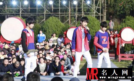 TFBOYS参加演出活动现场合辑 场面异常火爆(1)