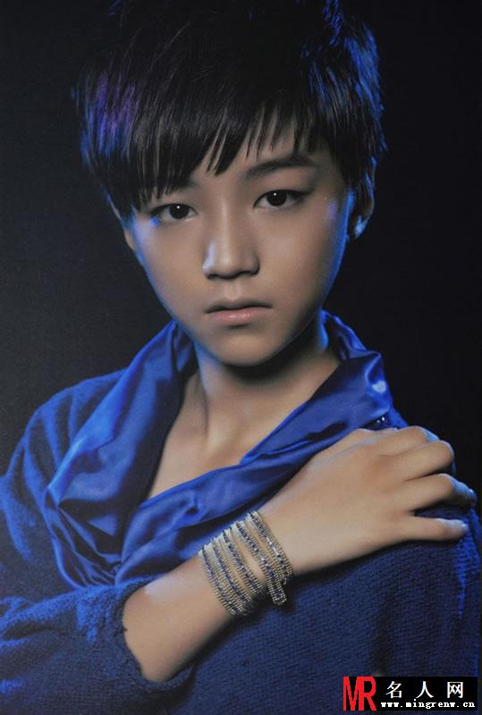 TFBOYS《HEART梦出发》黑色背景深蓝色装版(1)