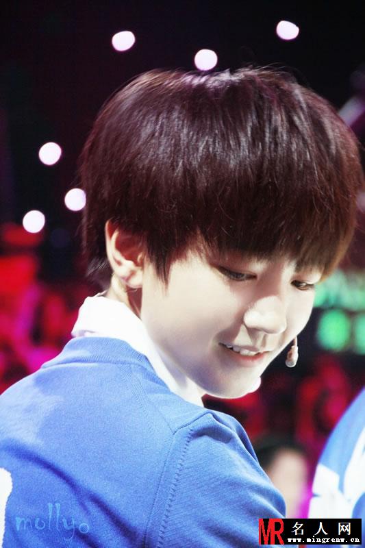 TFBOYS王俊凯《年代秀》现场(1)