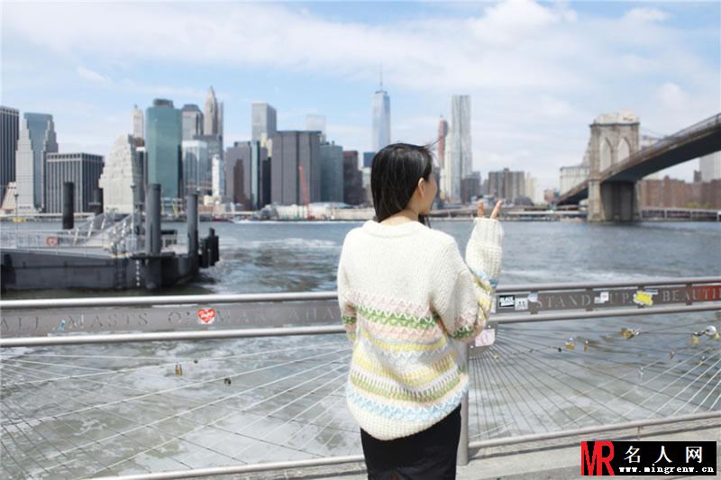高圆圆纽约街头照曝光 优雅迷人可爱俏皮(1)