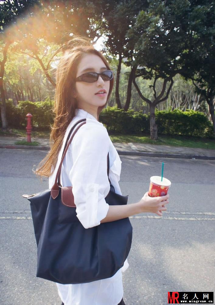 武大校花大pk 黄灿灿吴倩王維琳李莎旻子美照集合(1)