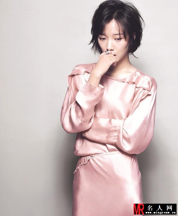 王珞丹封面大片曝光 妩媚柔情甜美可人(1)