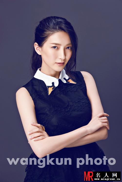 江疏影靓丽写真 气质脱俗引追捧(1)