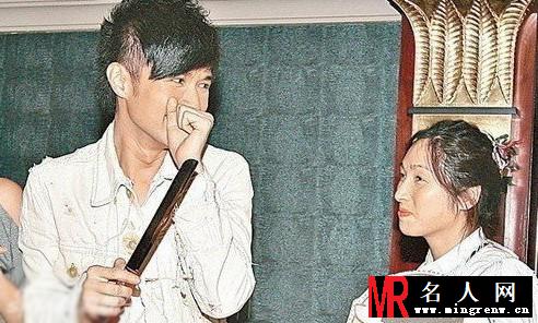 古巨基婚纱照首曝光 女助理20年守候终成果(1)