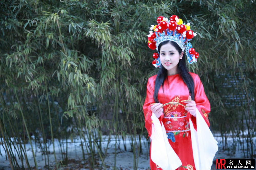 K奶戴予桐情人节拍写真 秀爆乳变最美女财神(1)