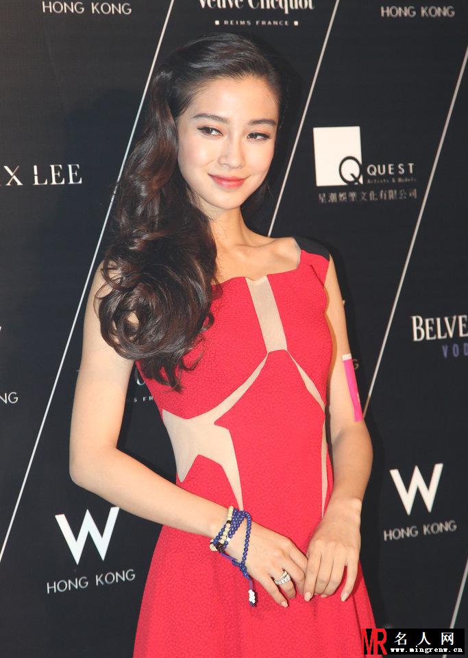 Angelababy红裙亮相酥胸隐现 盼黄晓明得奖(1)