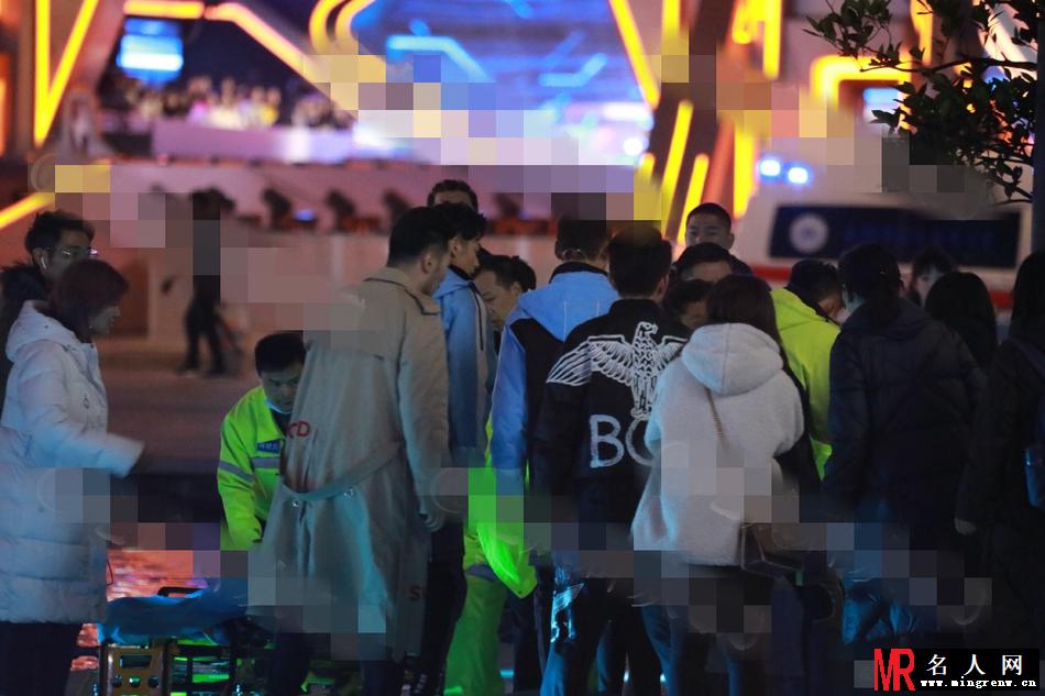 网传高以翔录制《追我吧》晕倒 现场图片曝光(1)