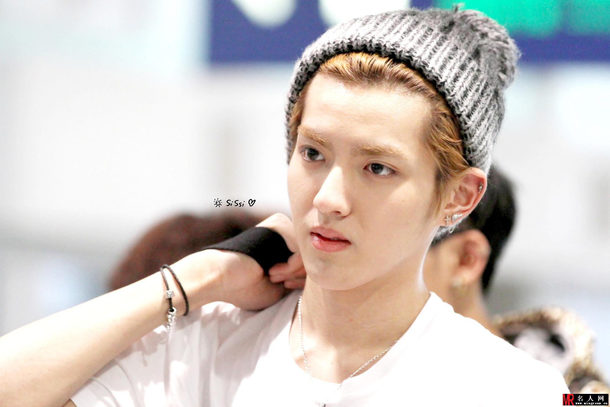 2012年12月EXO机场帅气写真吴亦凡图片 颜值爆表时尚造型合集(1)