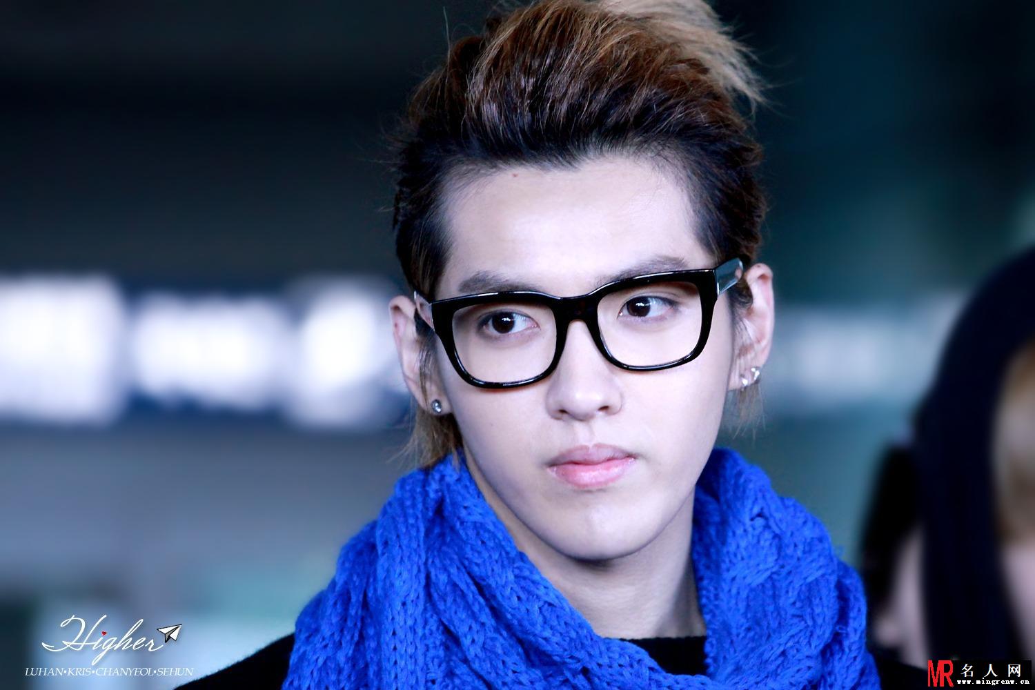 2012年11月EXO现身机场时尚帅气吴亦凡图片时尚造型合集(1)