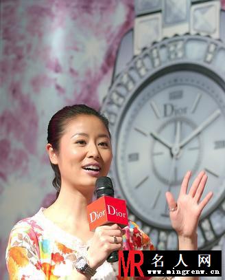 林心如代言dior腕表　俏丽中演绎奢华(1)