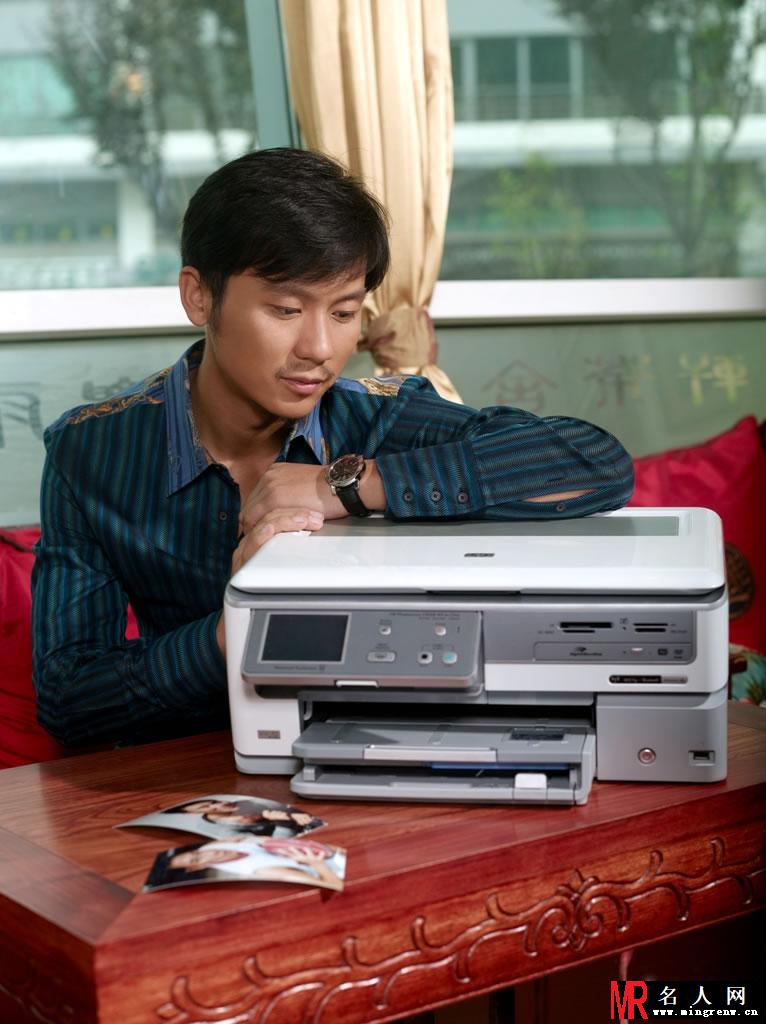 李晨早期代言惠普广告高清组图 胡子拉碴显憔悴(1)