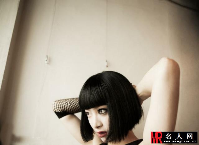 韩团f(x)宋茜复古写真 冷艳妩媚异国风情(1)