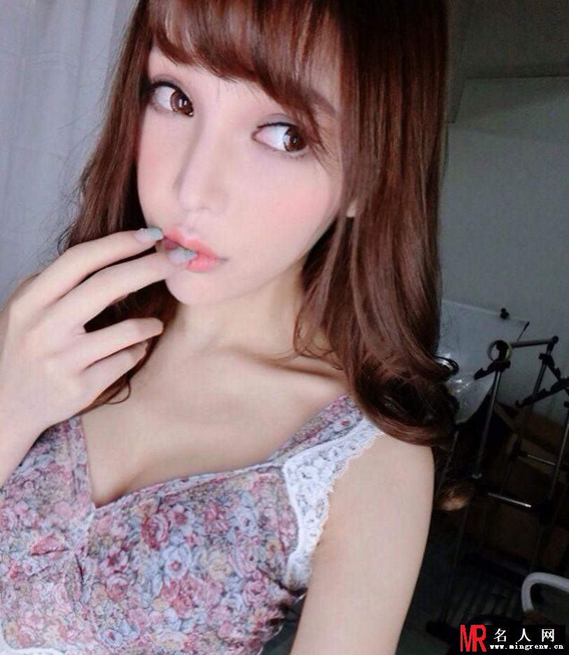 北舞惊现翻版Baby 自拍秀豪乳(1)