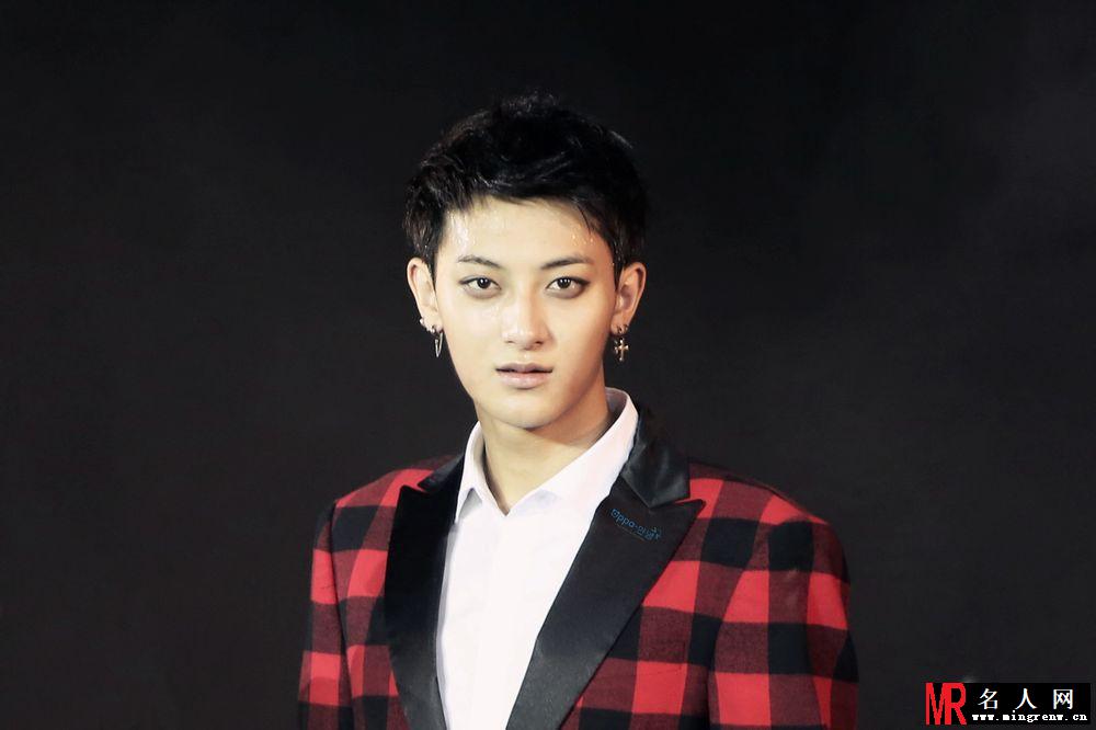 2014年8月EXO帅气亮相三星GALAXY南京音乐节黄子韬图片(1)