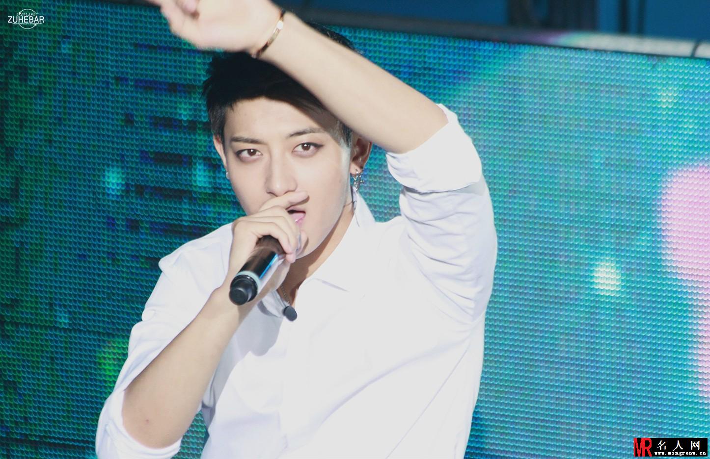 2014年8月EXO帅气亮相三星GALAXY南京音乐节黄子韬图片(1)