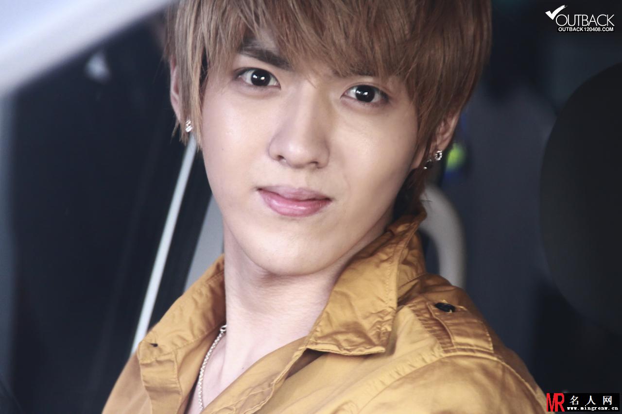 2012年9月EXO现身机场时尚造型如走秀吴亦凡图片合集(1)