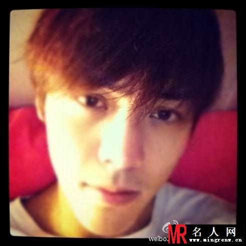陈伟霆微博自拍2012年合集 太阳沐浴自拍(1)