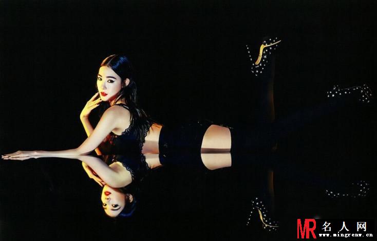 女时代成员Tiffany妖艳写真 性感红唇诱惑十足(1)