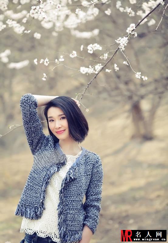 陈丽娜曝光一组生活写真 尽显恬淡优雅(1)
