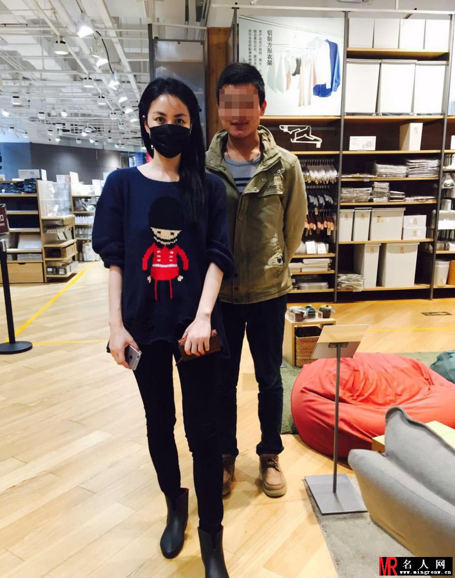 天后王菲又一波生活照 身材纤细毫无孕相(1)