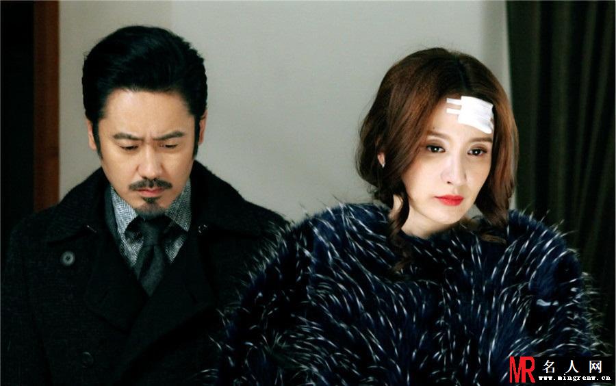 《离婚律师》剧照 吴秀波守护遭