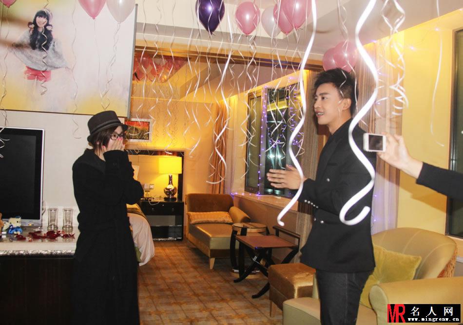 李佳航秘密求婚李晟 尔康小燕子终成眷属(1)