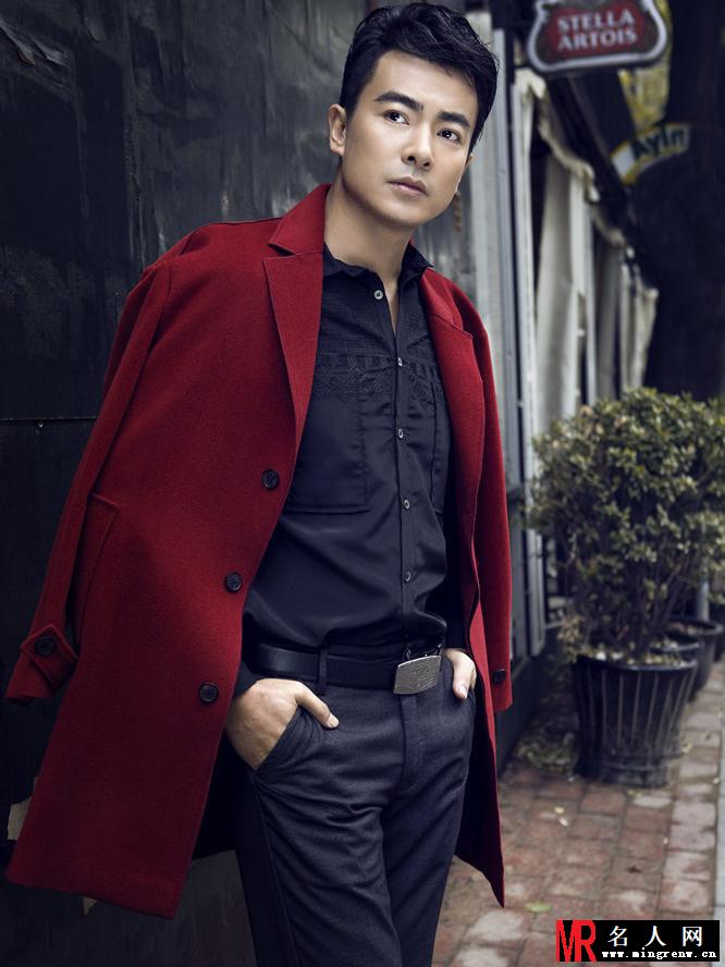 于波时尚大片曝光 干练优雅尽显熟男魅力(1)