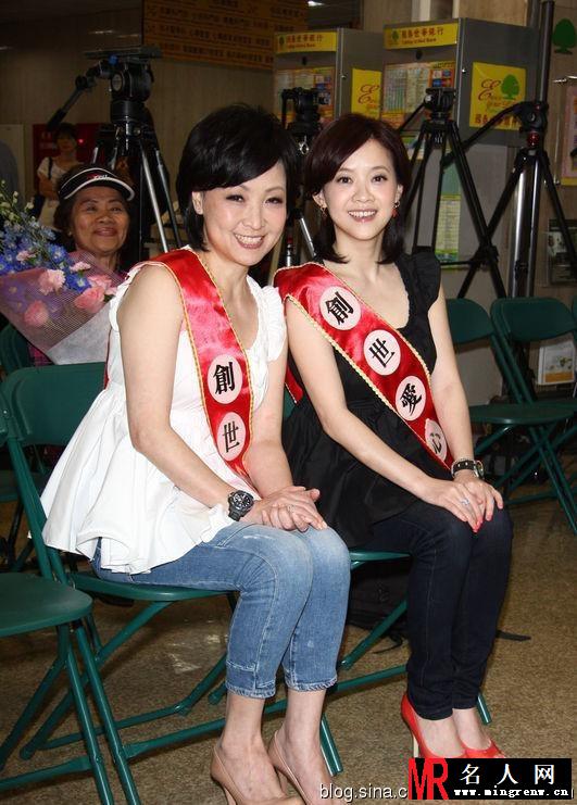 明星母女照大盘点 李小璐貌不如母亲(1)