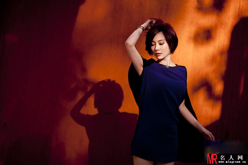 陈数优雅魅惑写真 光影交错诠释神秘女神(1)
