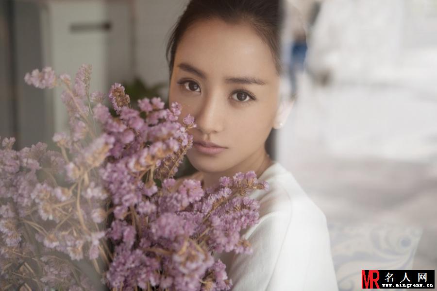 杨蓉唯美家居写真 气质温婉动人(1)