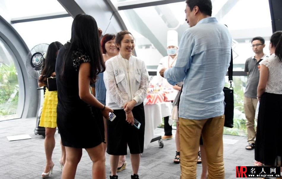 古巨基老婆素颜显老气 台下热聊无人识(1)
