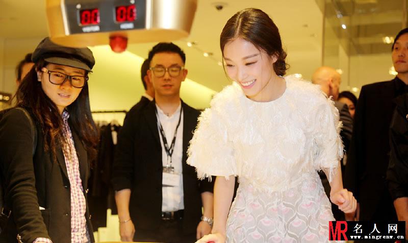 倪妮2014活动大图集第五弹 剪刀手卖萌可爱至极(1)