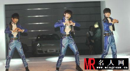 TFBOYS《China Joy》活动现场 蓝色套装阳光帅气(1)