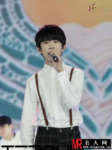 TFBOYS吊带裤参加活动 气氛火爆(1)