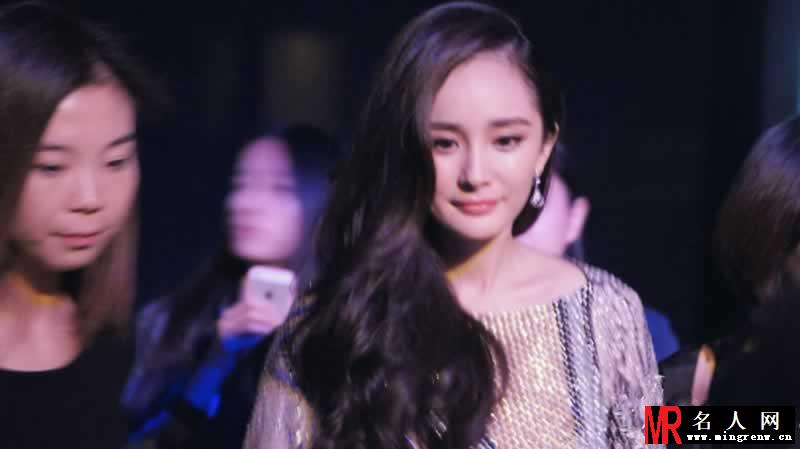 杨幂2014风尚大典高清图集 频繁换装秒杀菲林(1)