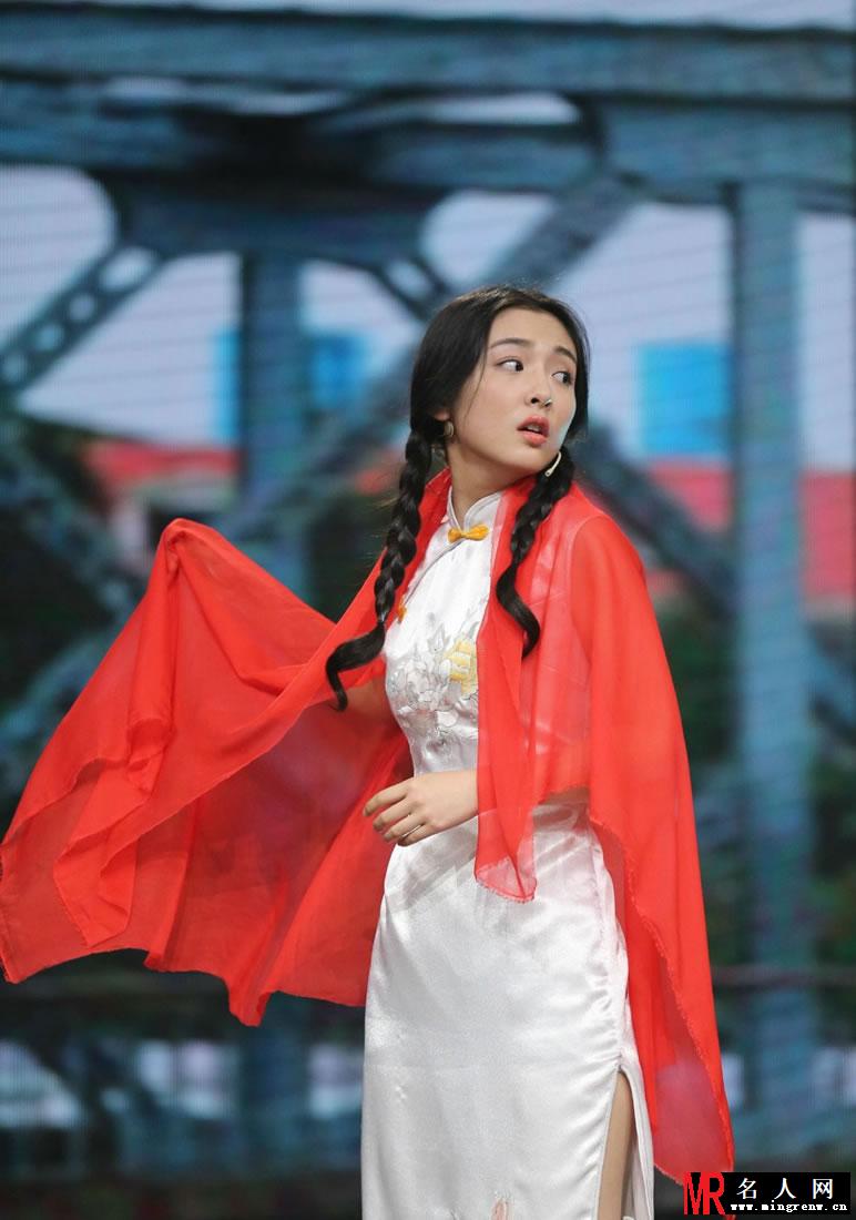 《天天向上》小默笙吴倩高清剧照 扮演依萍跳河(1)