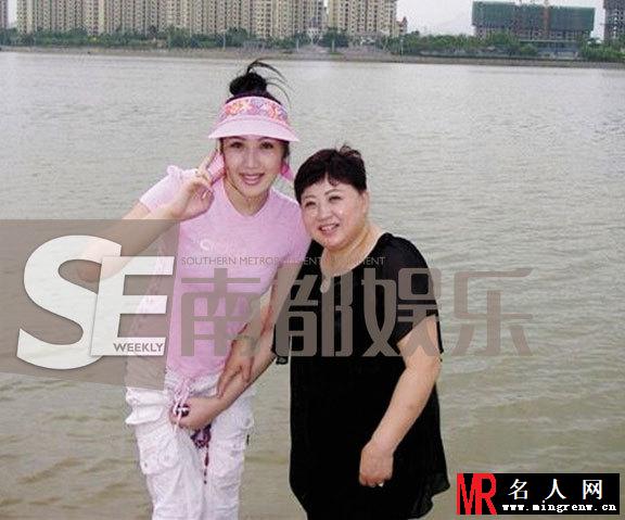 黄海波嫖娼女主生活照 整容锥子脸遭喷(1)