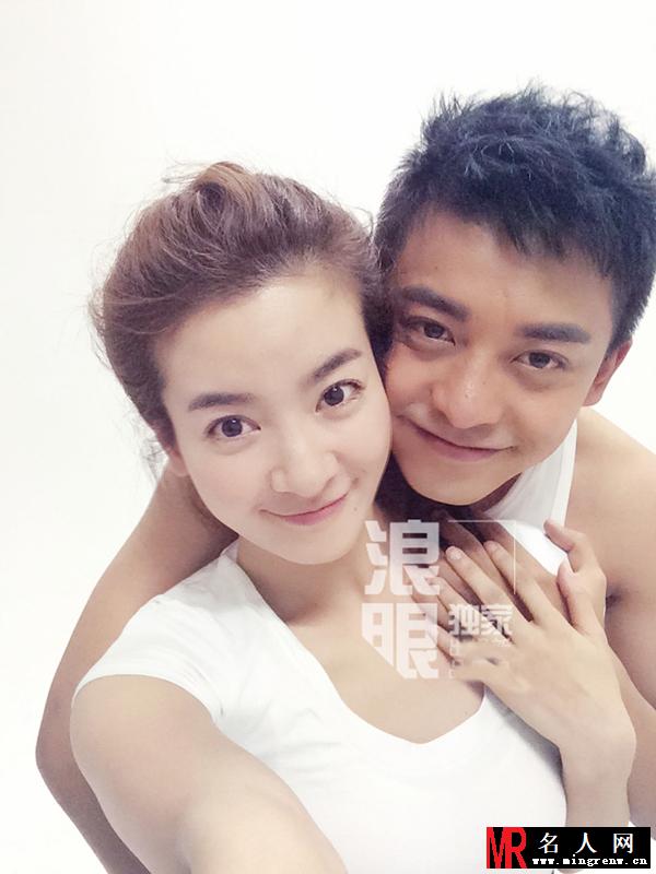 李佳航李晟恋情曝光 亲密咬指私房照(1)