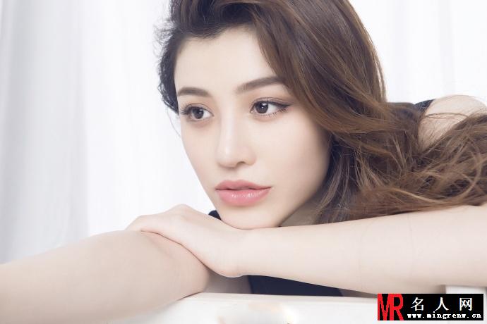 刘翔前妻葛天火辣写真 低胸深V十分性感(1)