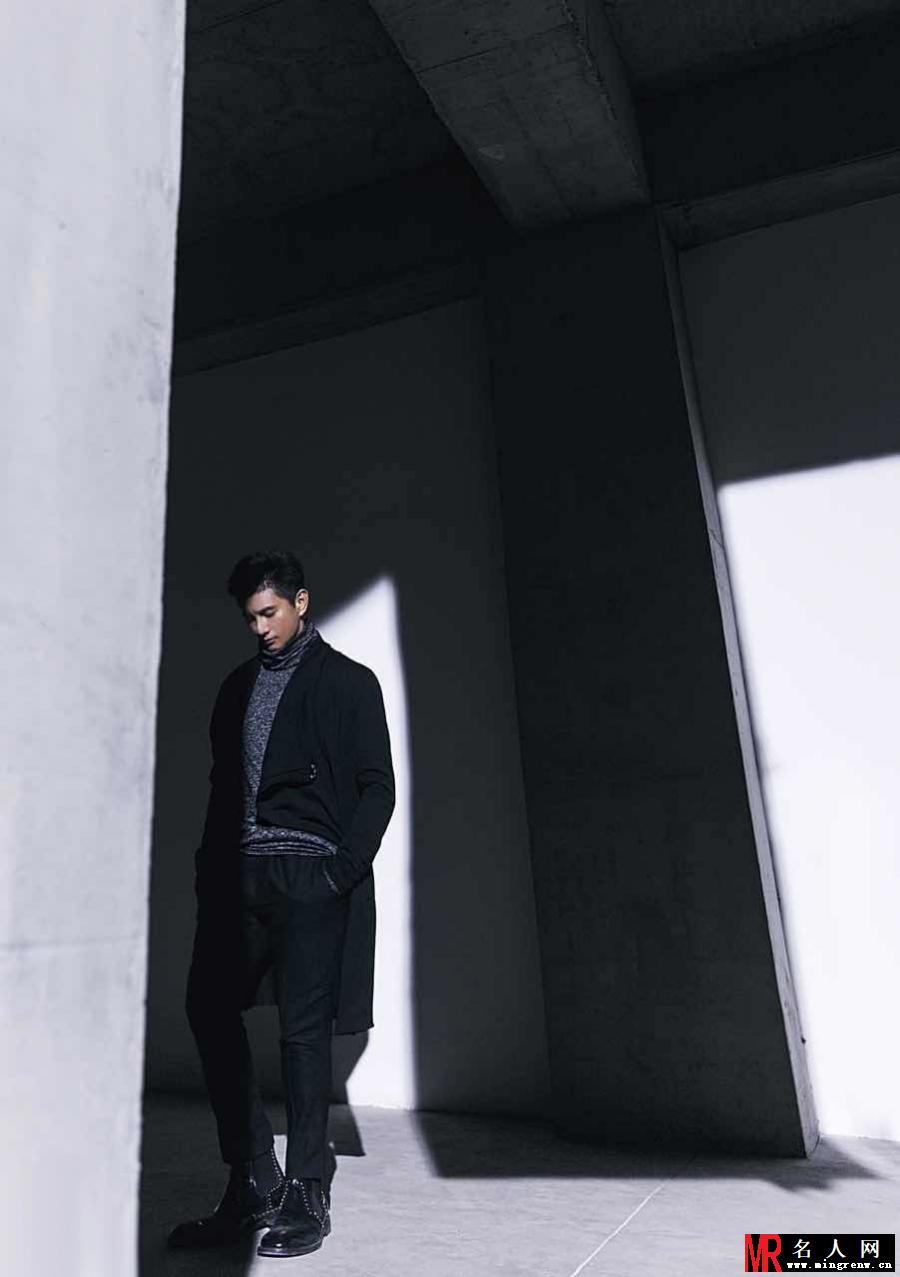 吴奇隆曝新MV写真 黑衣尽显忧郁气质(1)